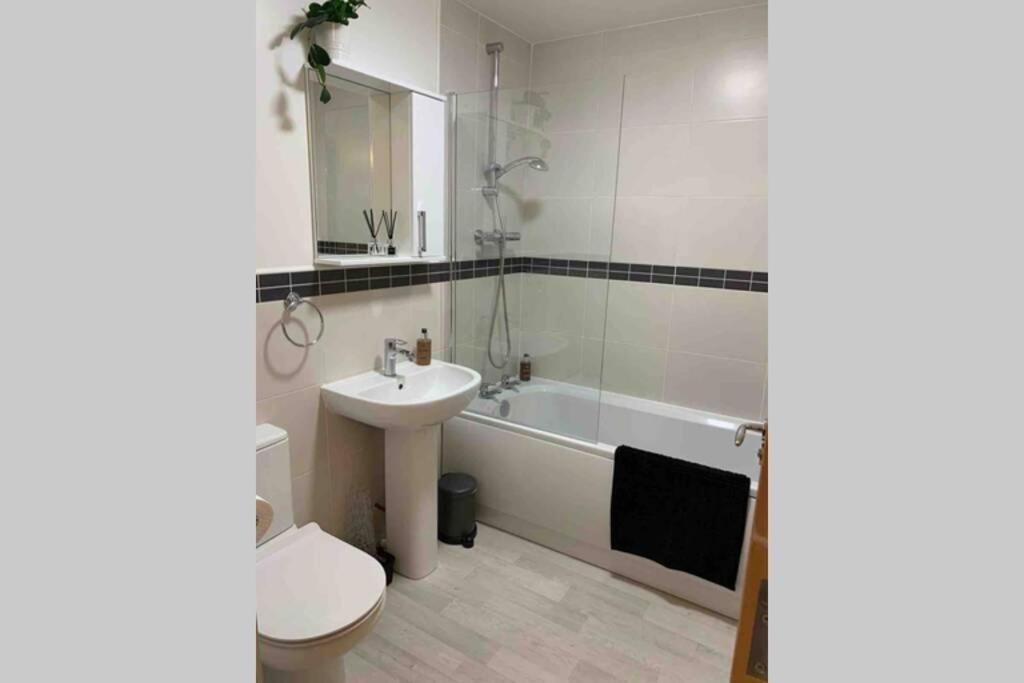 Ferienwohnung The Mowbray Harrogate Exterior foto